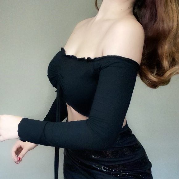 Black Crop Top with Off the Shoulder Sleeves - Picture 1 of 2